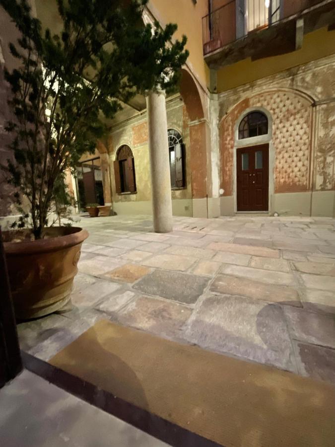 Apartment In 3 Minutes From Duomo Ingresso Via Dei Piatti Milán Exterior foto